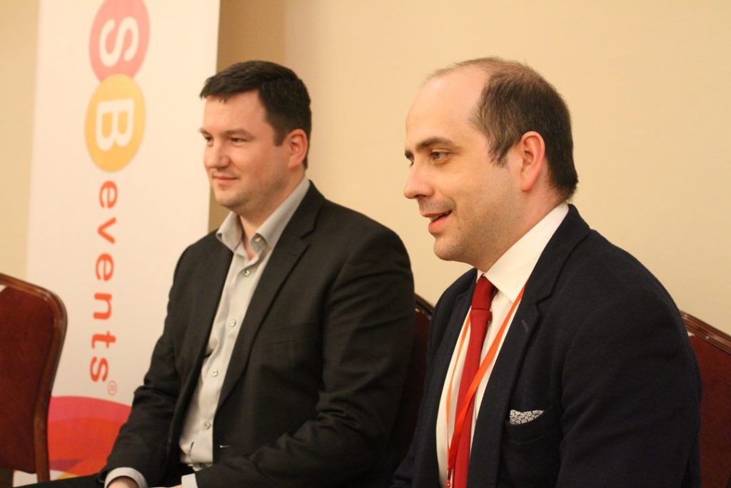 Руководитель казначейства ГК АвтоСпецЦентр Михаил Хорошев (слева) и Генеральный директор Казначейских систем Александр Гришин (справа)